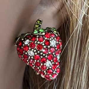 Heidi Daus CLIP 🆕 Strawberry 🍓earrings in original black & gold box